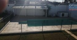 Villa de type F9 avec piscine dans une propriété de 2000M2, Ambohibao