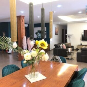 A vendre un bel appartement T4 situé dans un quartier résidentiel prisé à Ambatobe