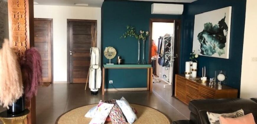 A vendre un bel appartement T4 situé dans un quartier résidentiel prisé à Ambatobe