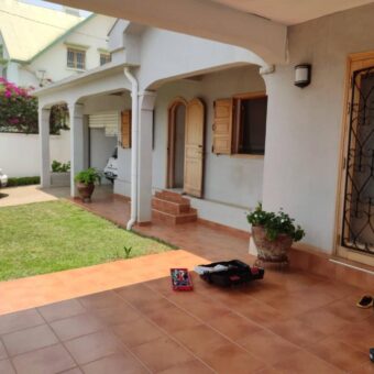 Villa basse F4 avec un petit jardin, Ambatobe