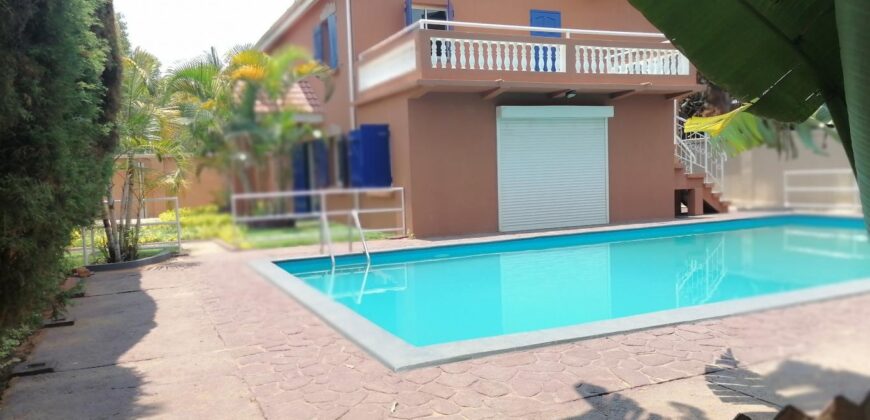 Ravissante villa à étage F5 avec piscine, Ambohibao