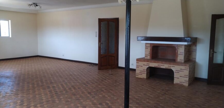 Vente villa F5 à étage située à Alasora