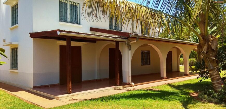 Villa F5, Iavoloha