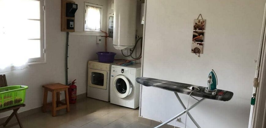 A louer villa à étage meublée et équipée située dans une résidence sécurisée à Ambohimangakely