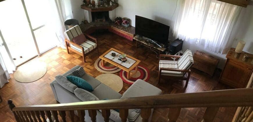 A louer villa à étage meublée et équipée située dans une résidence sécurisée à Ambohimangakely