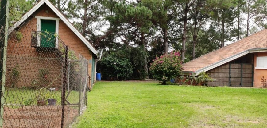A louer villa à étage meublée et équipée située dans une résidence sécurisée à Ambohimangakely