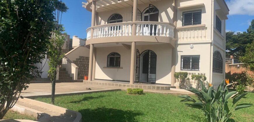 Villa F5 , Ambohibao
