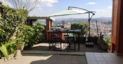 A louer une grande villa F4 située dans une petite résidence sécurisée à Analamahitsy Ambatobe