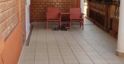 A louer une grande villa F4 située dans une petite résidence sécurisée à Analamahitsy Ambatobe