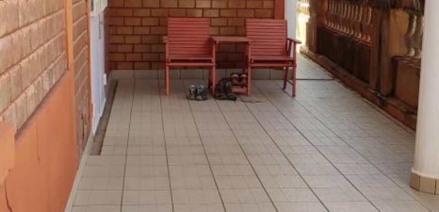 A louer une grande villa F4 située dans une petite résidence sécurisée à Analamahitsy Ambatobe