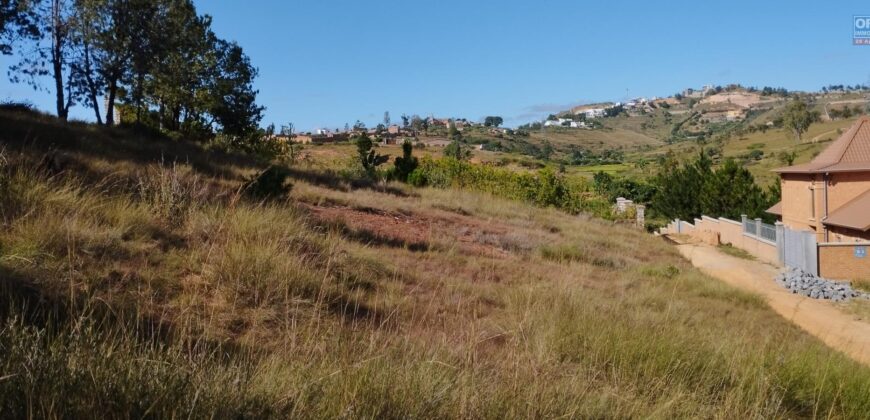 Terrain 2100m2, Manazary