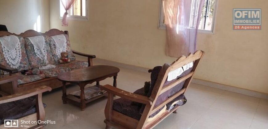 Villa F3 à finir sur un terrain de 604M2, Ankadikely