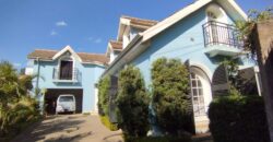 A vendre une coquette villa F5 à étage située dans un quartier calme et sécurisé à Mahatony Ivandry