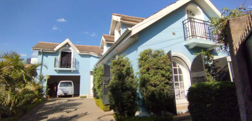 A vendre une coquette villa F5 à étage située dans un quartier calme et sécurisé à Mahatony Ivandry