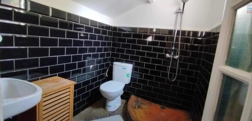 A vendre une coquette villa F5 à étage située dans un quartier calme et sécurisé à Mahatony Ivandry