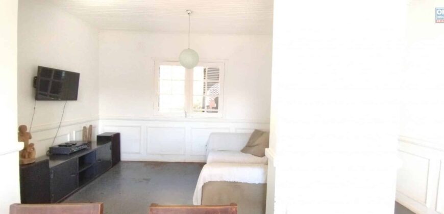 A vendre une coquette villa F5 à étage située dans un quartier calme et sécurisé à Mahatony Ivandry