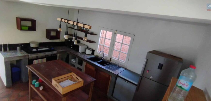 A vendre une coquette villa F5 à étage située dans un quartier calme et sécurisé à Mahatony Ivandry