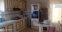 A vendre une grande villa F6 située à Ambohibao, offrant une vue imprenable sur le lac Mamamba.