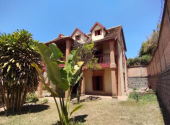 Villa F5 à louer située à Anjohy