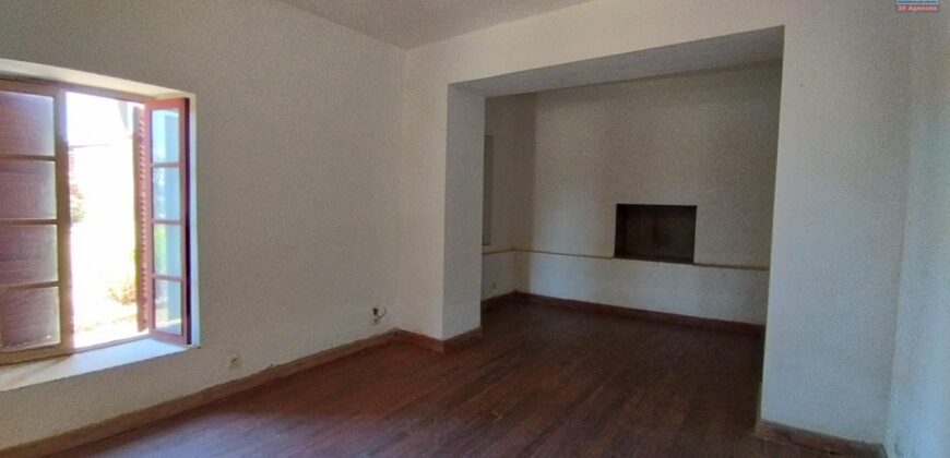 Villa F5 à louer située à Anjohy