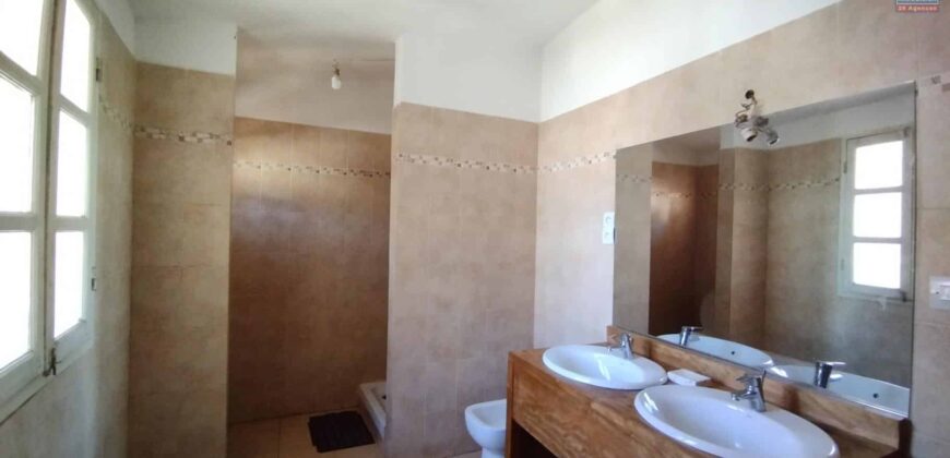Villa F5 à louer située à Anjohy