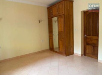 Appartement T4, Behoririka