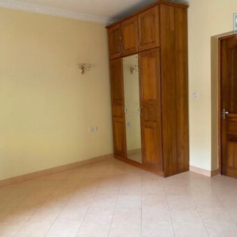 Appartement T4, Behoririka