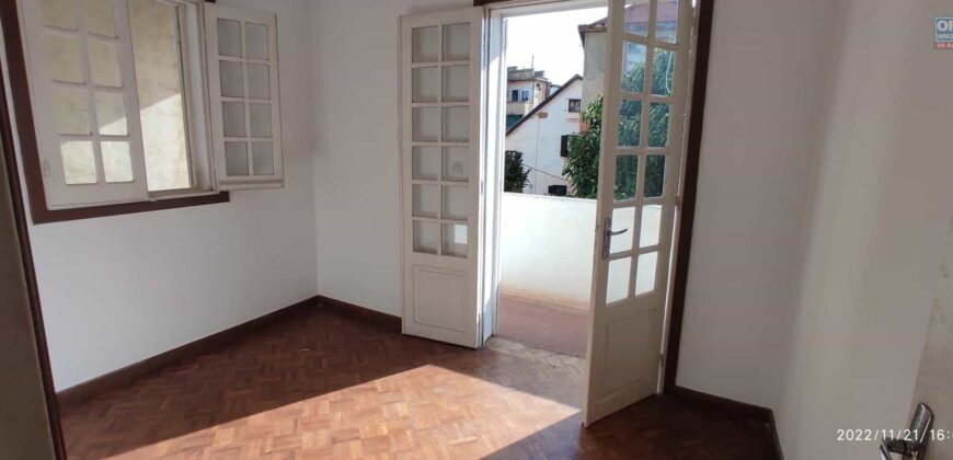 Appartement T4 en duplex, Antaninandro