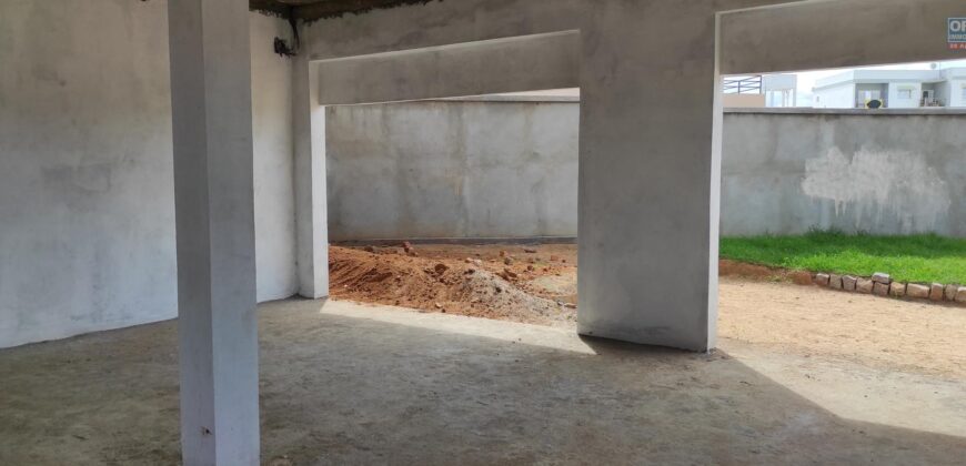 A vendre une villa F5 sur un terrain de 1019m2 à Ilaivola Ivato