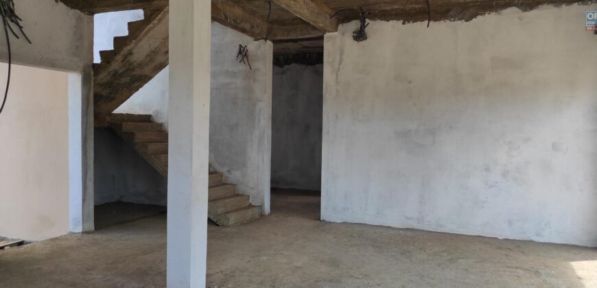 A vendre une villa F5 sur un terrain de 1019m2 à Ilaivola Ivato