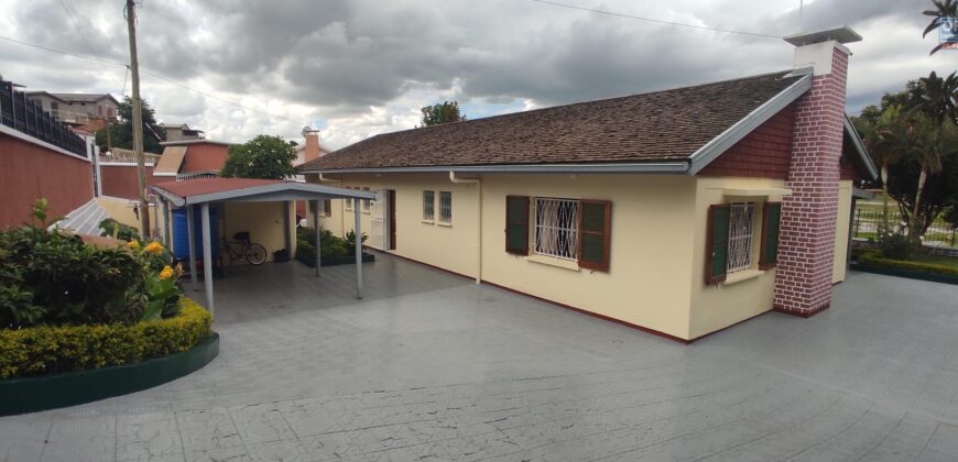 A vendre une villa F5 située dans une résidence sécurisée à Soavina Tanjombato