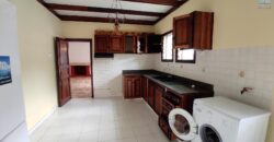 A vendre une villa F5 située dans une résidence sécurisée à Soavina Tanjombato