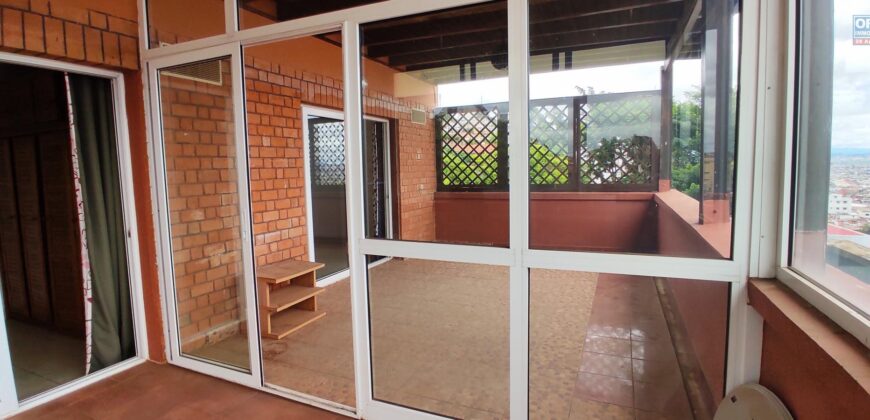 Bel appartement T4, Fort Voyron