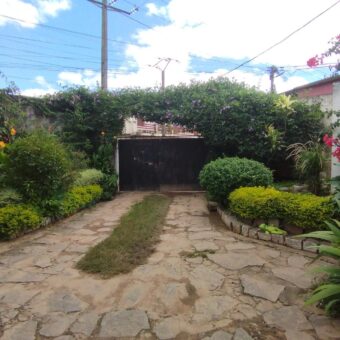 A vendre une villa F4 située en bord de route principale à Ambatotoka