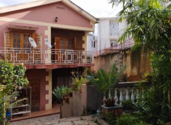 Maison F5, Manakambahiny