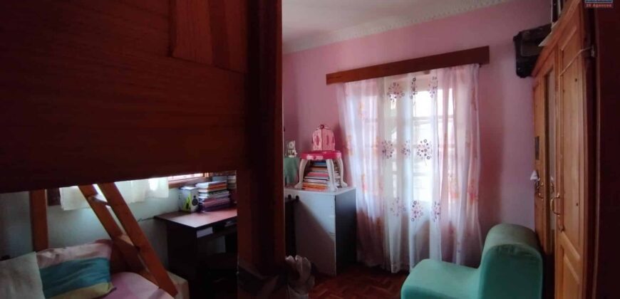 Maison F5, Manakambahiny