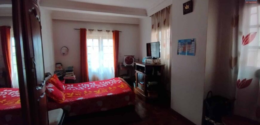 Maison F5, Manakambahiny