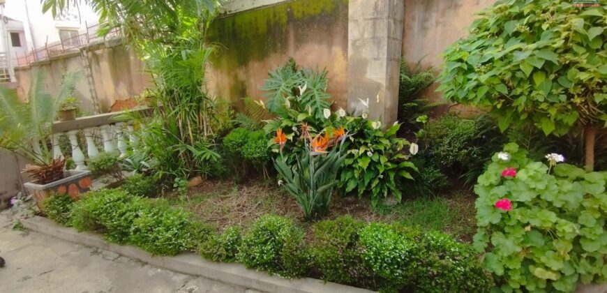 Maison F5, Manakambahiny