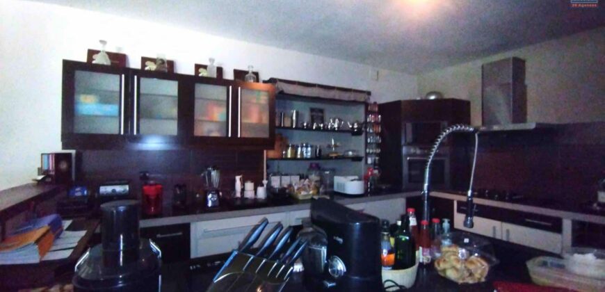 « Superbe propriété à vendre : Villa F11 avec piscine et multiples commodités »