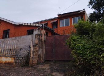 Investissement abordable : villa F4 à vendre avec parking et dépendance, idéale pour rénovation et agrandissement