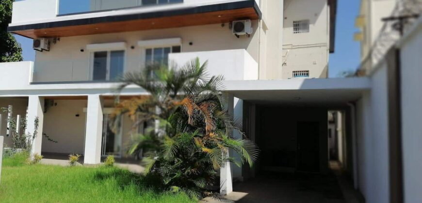 Trois appartements de standing T4, Ambohibao