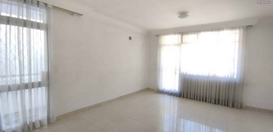 À vendre : Trois appartements indépendants de 80 m2 chacun avec des aménagements uniques à Anjanahary