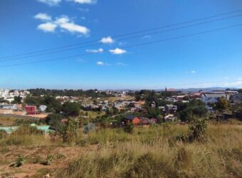 A vendre terrain exceptionnel avec vue panoramique sur le Rova de Manjakamiadana à Ambatobe