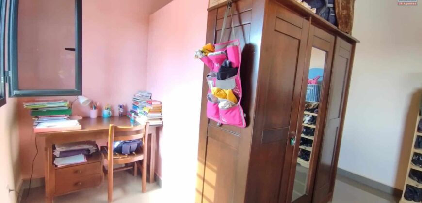 A vendre une spacieuse villa F7 à étage sur un terrain de 916 m2 à Ambohijanaka- Antananarivo
