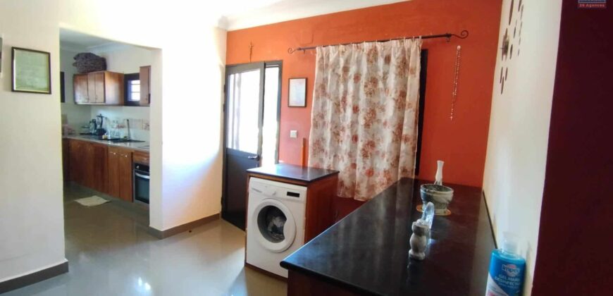 A vendre une spacieuse villa F7 à étage sur un terrain de 916 m2 à Ambohijanaka- Antananarivo