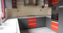 Villa F4 à Louer à Ankadimbahoaka : Style de Vie Paisible avec Jardin et Piscine
