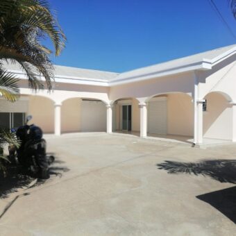 Villa de standing F5 au plain-pied, Ivato