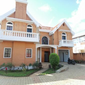 Villa F5 dans un quartier résidentiel, Morondava Ambohibao
