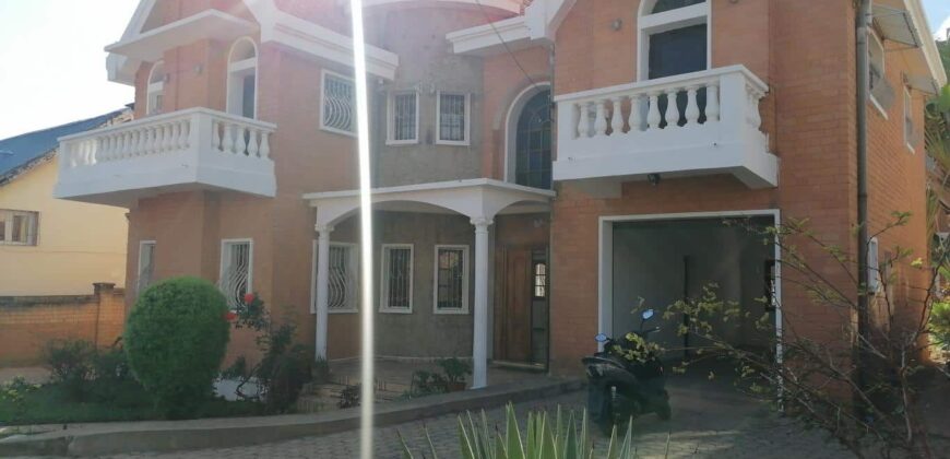 Villa F5 dans un quartier résidentiel, Morondava Ambohibao