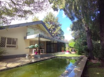À Vendre : Ravissante villa avec Piscine sur un Terrain de 1 519 m2 à Andohanimandroseza